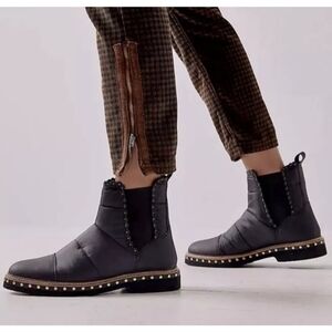 Free People Atlas Chelsea Black Puffer Boot 40 9.5 New